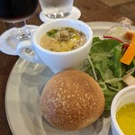 用户对于LAUGH cafe的评论图