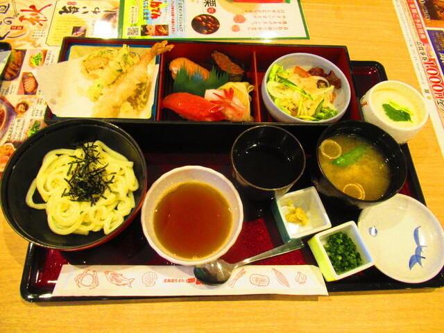 用户对于和食レストランとんでん 厚別店的评论高清图