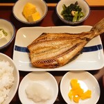 用戶對於炭火焼魚定食と釜戸ごはん 天四食堂的評論圖
