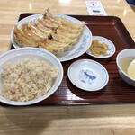 用户对于ぎょうざの満洲 中野南口店的评论图