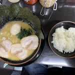 用戶對於横浜家系ラーメン 武石家的評論圖