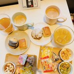 用户对于TSUTAYA BOOKSTORE SHARE LOUNGE MARUNOUCHI的评论图