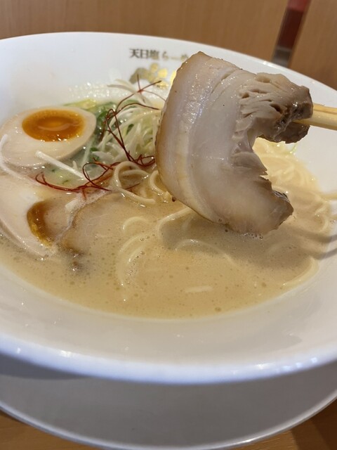 User's recommendation image for 泡系しおとんこつラーメン べらしお 総本店