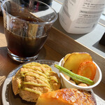 用户对于TSUTAYA BOOKSTORE SHARE LOUNGE MARUNOUCHI的评论图