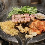 User's review image for サムギョプサル×韓国料理 コギソウル 梅田お初天神店
