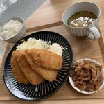 用戶對於三陽食堂的評論圖