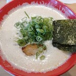 User's review image for 泡系しおとんこつラーメン べらしお 総本店