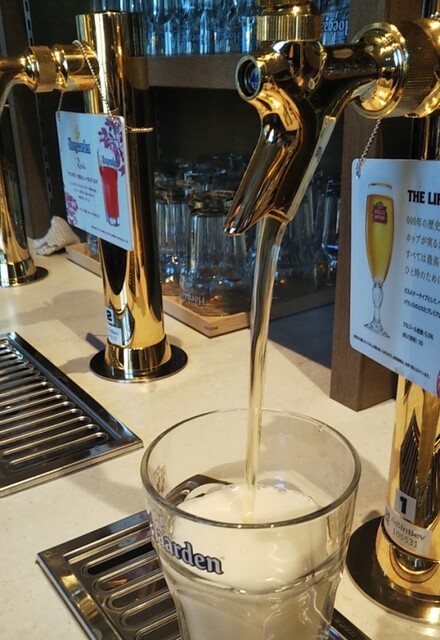 用户对于TSUTAYA BOOKSTORE SHARE LOUNGE MARUNOUCHI的评论高清图
