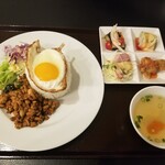 用户对于タイ料理 ガパオ的评论图
