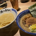用户对于麺や兼虎 博多デイトス店的评论图
