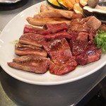 用户对于昭和大衆ホルモン 十三店的评论图