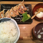 用户对于肉汁餃子のダンダダン 分倍河原店的评论图