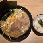 User's review image for えび豚骨拉麺 春樹 笹塚店