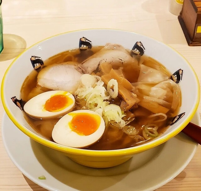 用户对于ワンタンメンの満月 三鷹店的评论高清图