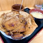 用户对于ぶた丼のとん田的评论图