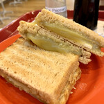 用户对于Ya Kun Kaya Toast 霞が関ビル店的评论图