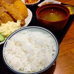 用户对于三五食堂的评论图