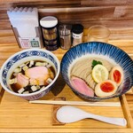 User's review image for ハちゃんラーメン