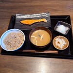 用戶對於炭火焼干物定食 しんぱち食堂 エミオ田無店的評論圖