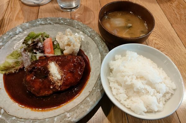 用戶對於山本のハンバーグ 新橋食堂的評論圖