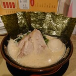 用户对于横濱家系ラーメン 神山 松屋町店的评论图