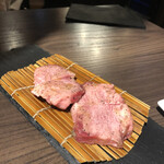 用戶對於黒毛和牛焼肉 白か黒的評論圖