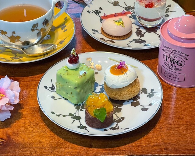 User's recommendation image for adee