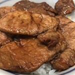 用户对于ぶた丼のとん田的评论图