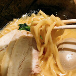 用户对于横浜家系ラーメン 武田家 旭川店的评论图