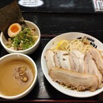 用户对于つけ麺本舗 ぐうりんだい的评论图