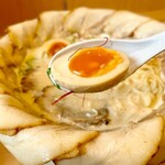 User's review image for 泡系しおとんこつラーメン べらしお 総本店