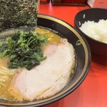 用戶對於横浜家系総本山 吉村家直系店 ラーメン内田家的評論圖