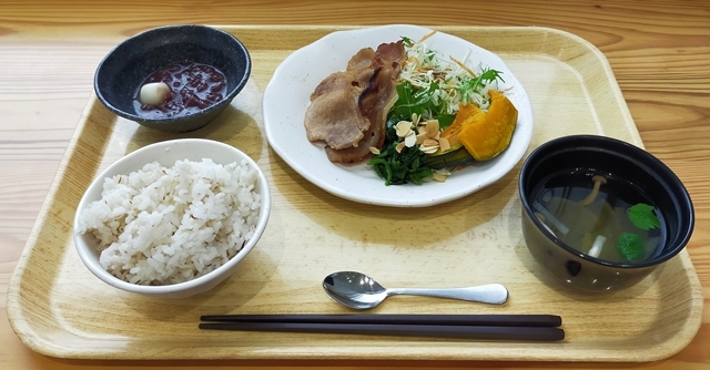 用戶對於都庁第一本庁舎32階職員食堂的評論圖