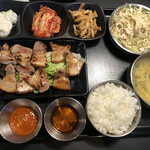 用户对于マショ飯店&マショチキン 門前仲町店的评论图