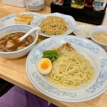 用户对于ぎょうざの満洲 中野南口店的评论图