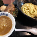 用戶對於三ツ矢堂製麺 中目黒店的評論圖