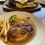 用户对于ロイヤルホスト 桜川店的评论图