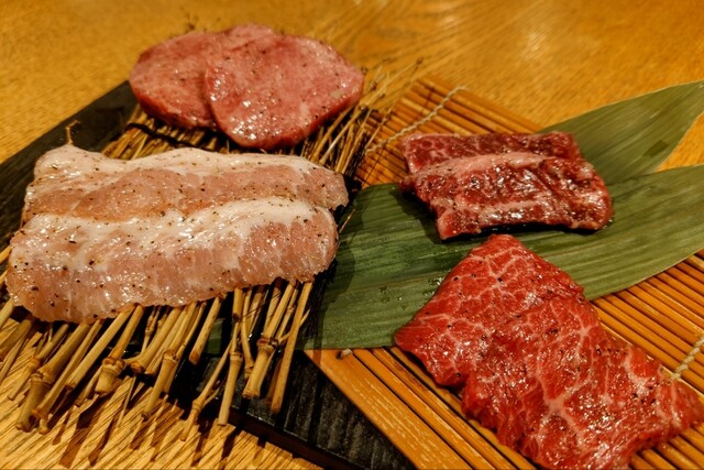 用户对于和牛焼肉 牛WAKA丸 新橋店的评论高清图