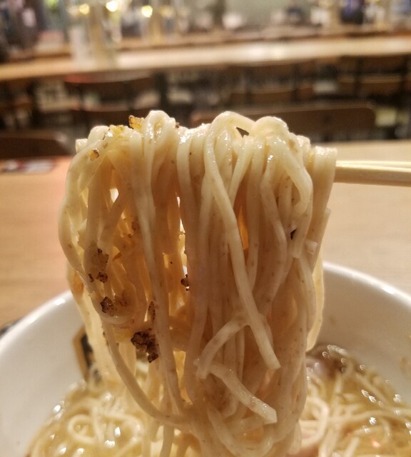 用户对于真鯛らーめん 麺魚 秋葉原UDX秋葉原拉麺劇場店的评论高清图