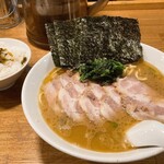User's review image for 神楽坂家系ラーメン モンタナ