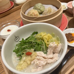 用户对于おかゆと麺 粥餐庁 グランフロント大阪店的评论图