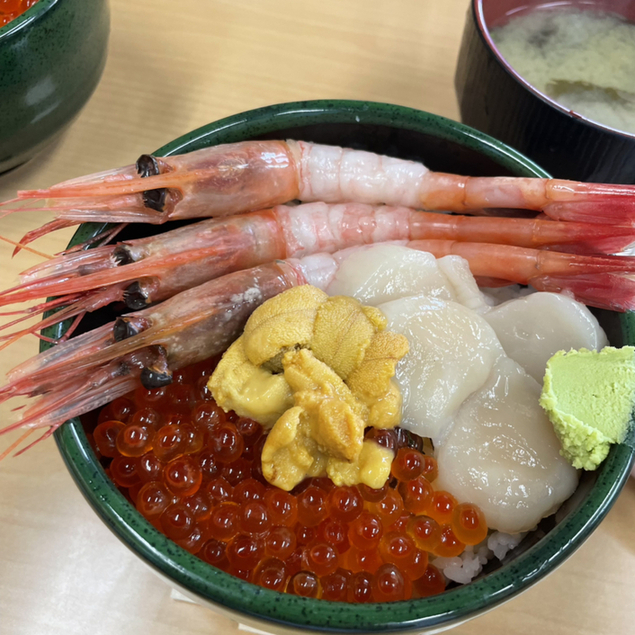 用户对于どんぶり屋的评论图