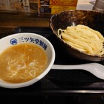 用戶對於三ツ矢堂製麺 中目黒店的評論圖