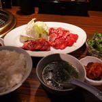 用戶對於テーブルオーダーバイキング 焼肉 王道 布施店的評論圖