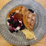 用户对于モニュセドカフェ的评论图