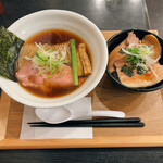 用户对于サッポロ ラーメン ハチ的评论图