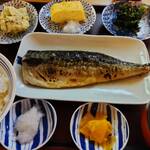 用戶對於焼魚定食と釜戸ごはん 梅田食堂的評論圖