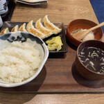 用户对于肉汁餃子のダンダダン 代々木店的评论图