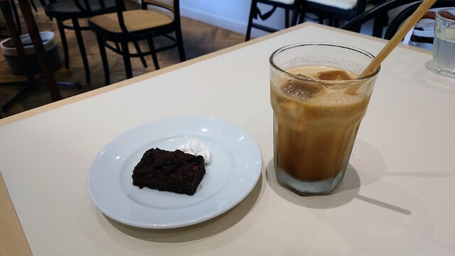 User's recommendation image for Whitely by Toriba Coffee 京都大丸店