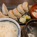 用户对于肉汁餃子のダンダダン 分倍河原店的评论图